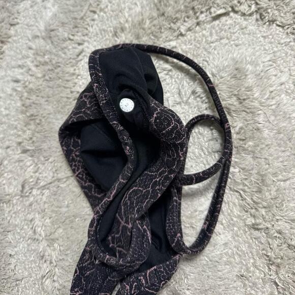 Lululemon Flow Y Bra - Picture 6 of 6